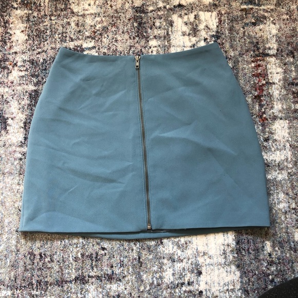 Forever 21 zip-front skirt - Picture 1 of 3